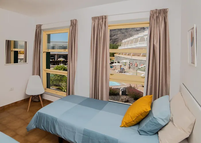 Apartamentos Charco Del Conde